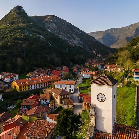 Apartamentos La Corona - Cabrales كارينا دي كابراليس المظهر الخارجي الصورة