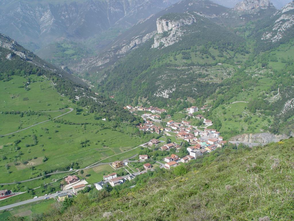 Apartamentos La Corona - Cabrales كارينا دي كابراليس المظهر الخارجي الصورة