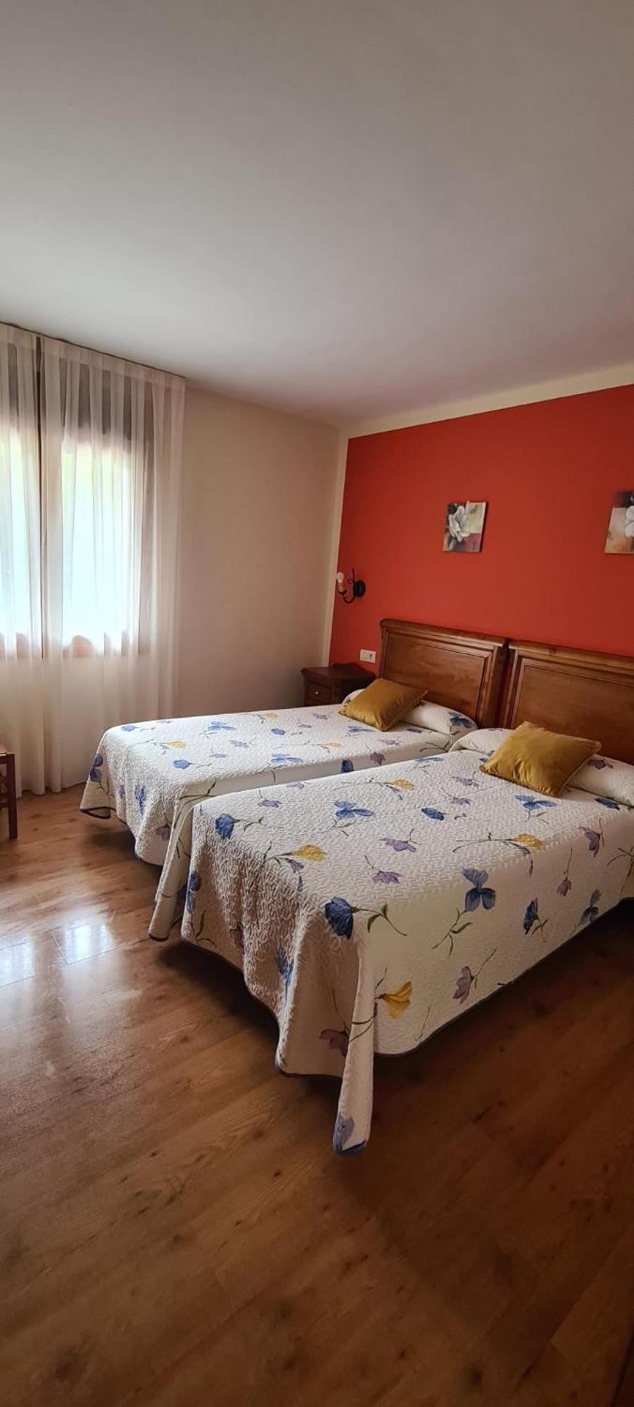 Apartamentos La Corona - Cabrales كارينا دي كابراليس المظهر الخارجي الصورة